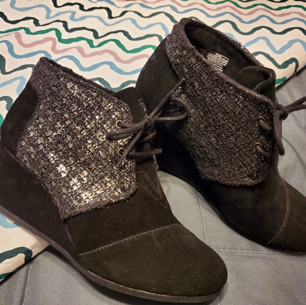Toms Suede Booties